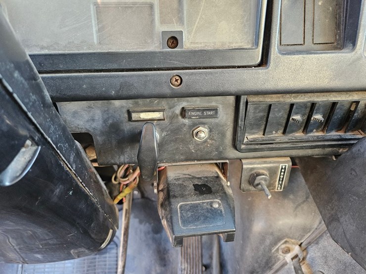 1994-international-durastar-4300-image-21