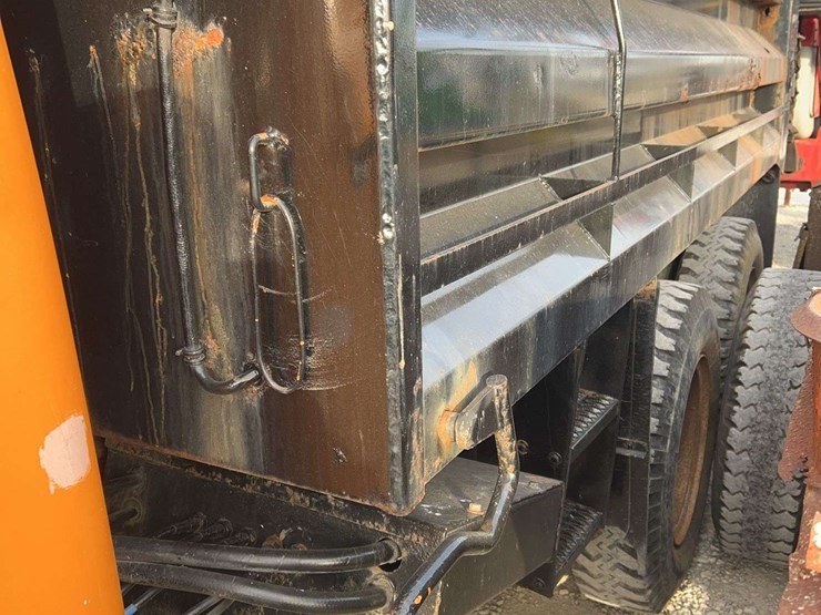 1997-international-4900-image-4