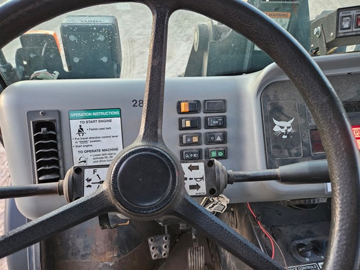 2018-bobcat-toolcat-5600-image-16