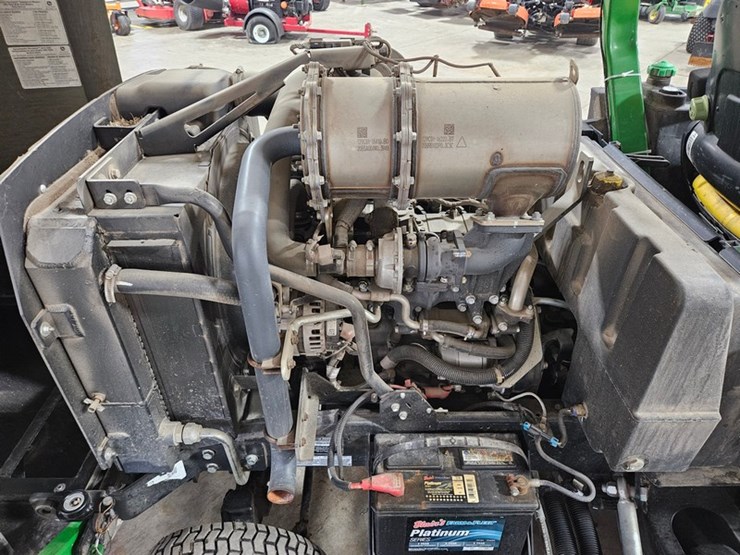 2021-john-deere-1600-turbo-image-13