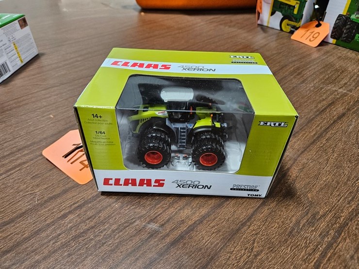 #114-•-1/64-scale-claas-4500-exerion-image-1