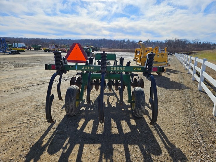 john-deere-714-image-4
