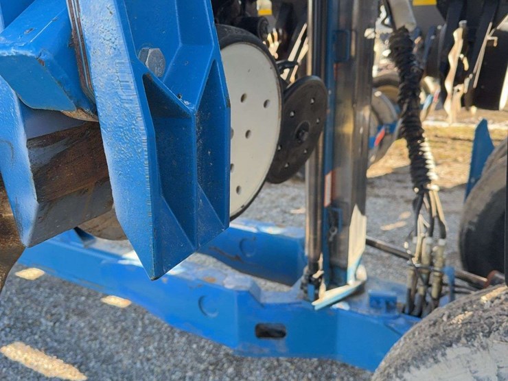 2004-kinze-3650-image-15