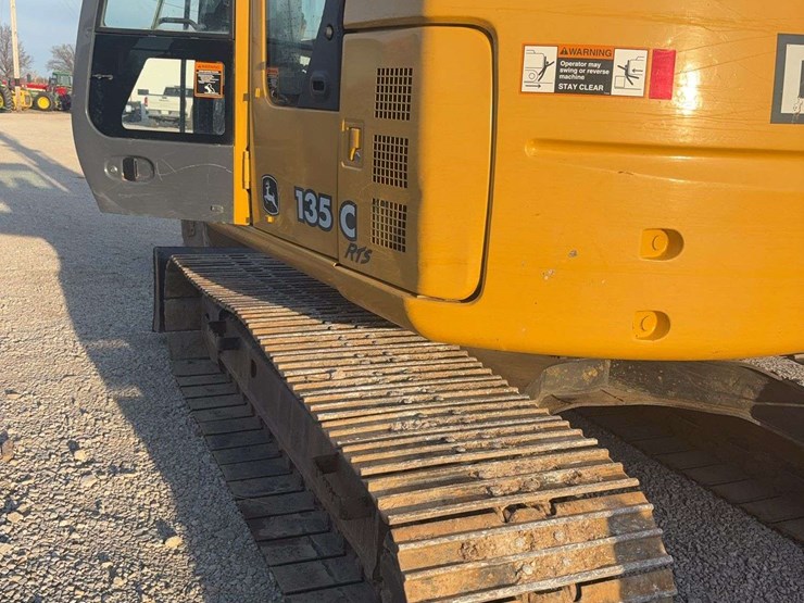 2005-john-deere-135-image-36