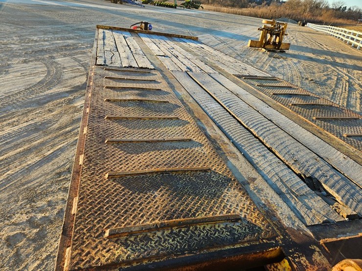 #298-•-2005-flat-bed-trailer-image-11