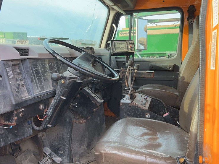 1997-international-4900-image-10