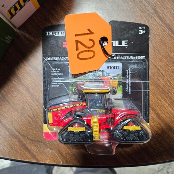 #120 • 1/64 Scale Versatile 610DT