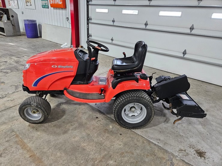 #124-•-simplicity-conquest-lawn-tractor-image-2