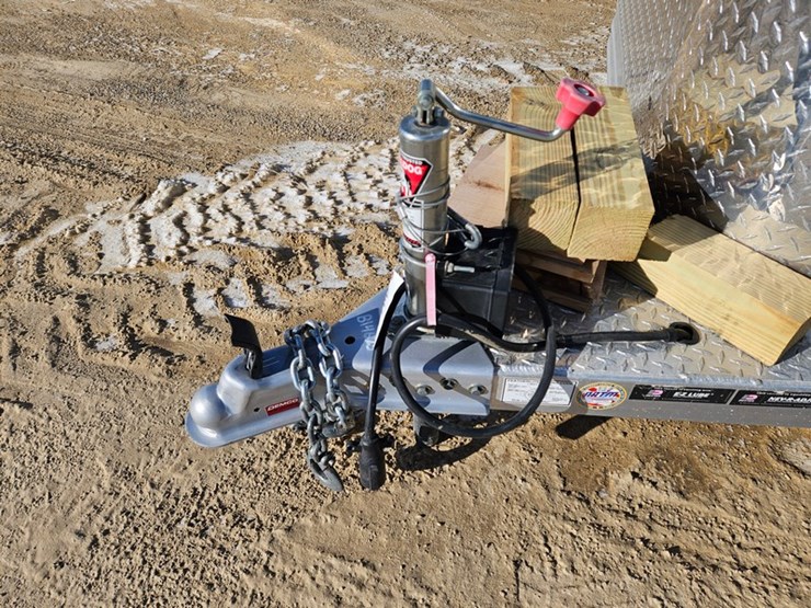 #14-•-2024-featherlite-18'-aluminum-stock-trailer-image-9