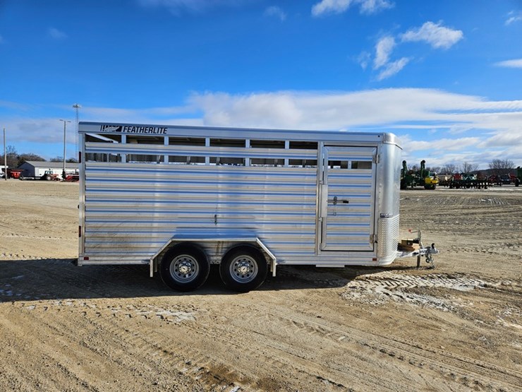 #14-•-2024-featherlite-18'-aluminum-stock-trailer-image-6