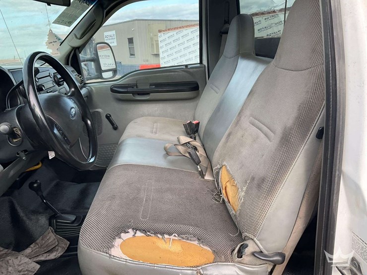 2006-ford-f550-image-19