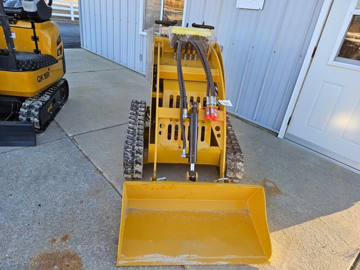 #24-•-2025-ggma-gg385-mini-skid-loader-image-7