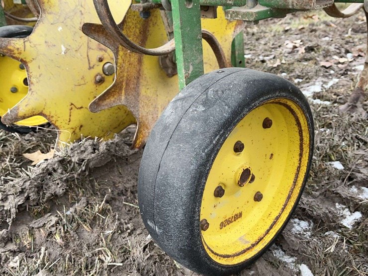 john-deere-845-image-10