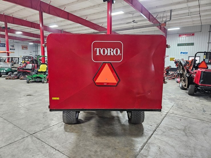 #167-•-toro-versa-vac-towable-vac-image-4