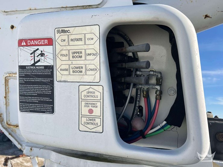 2013-international-workstar-7400-image-30