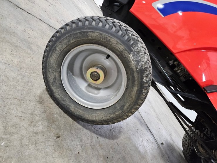 #124-•-simplicity-conquest-lawn-tractor-image-33