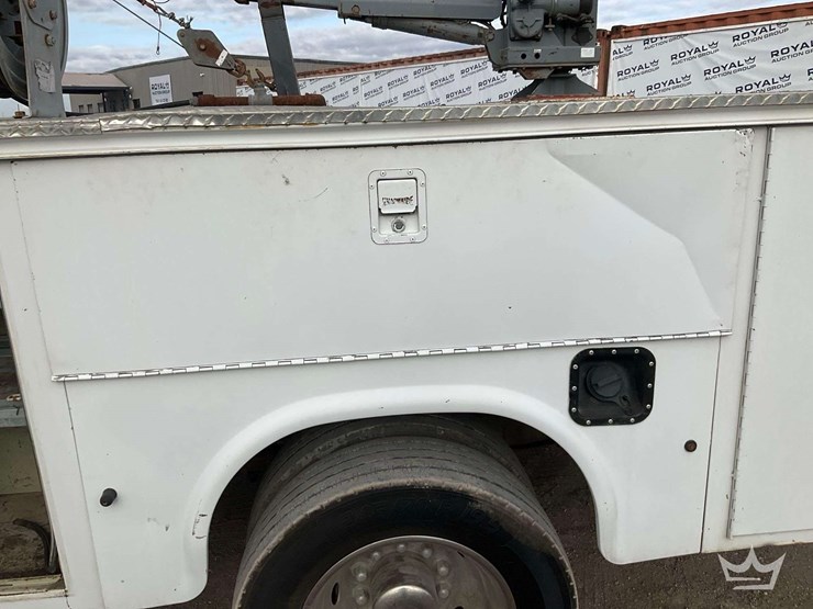 2006-ford-f550-image-40