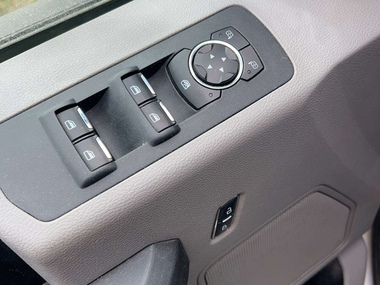 2016-ford-f150-image-17