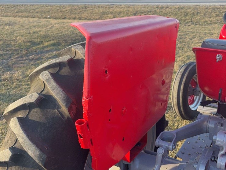 massey-ferguson-135-image-12