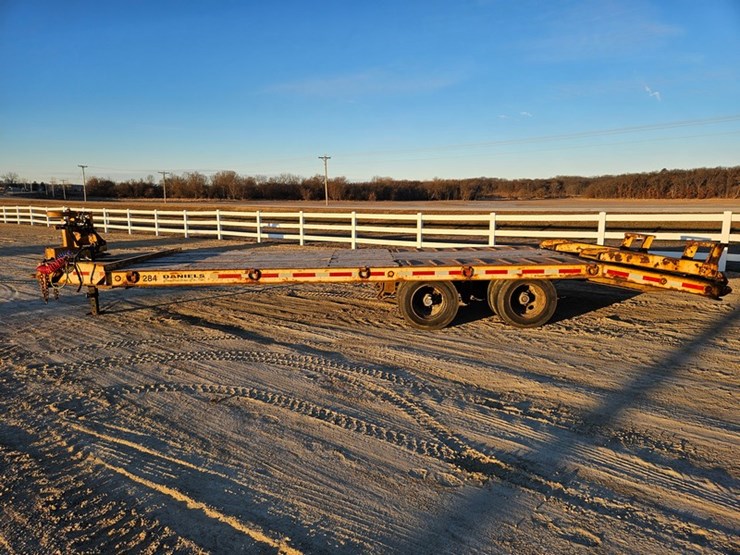 #298-•-2005-flat-bed-trailer-image-2