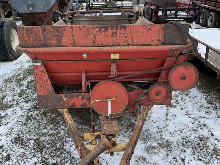 new-holland-518-image-1