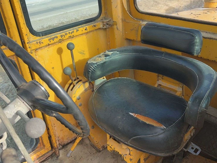 john-deere-570-image-21