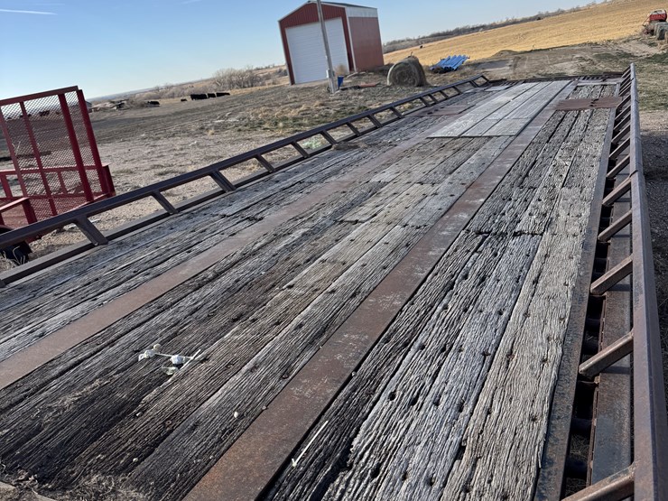 1990-fontaine-48'+-hay-trailer-(30-bales)-image-7