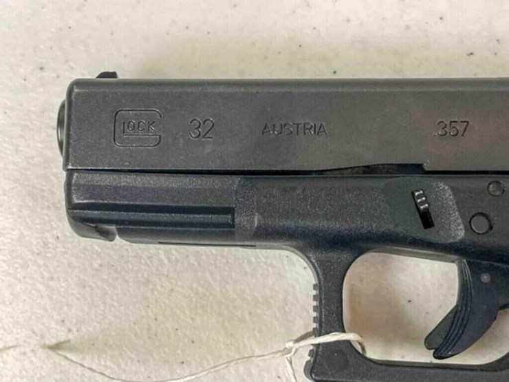 glock-pistol-image-9