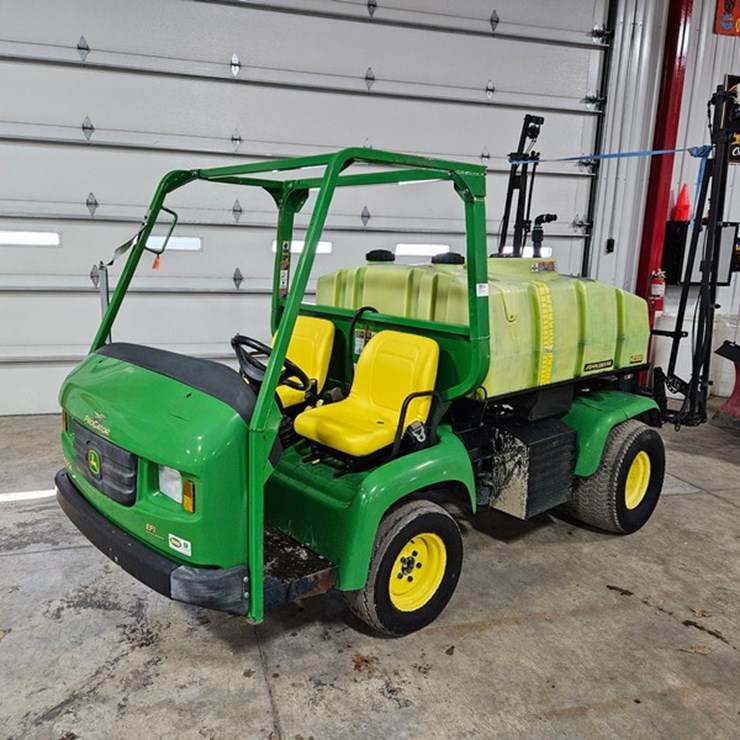 JOHN DEERE GATOR