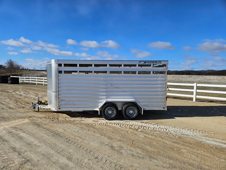 #14-•-2024-featherlite-18'-aluminum-stock-trailer-image-2