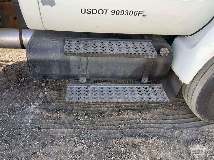 2005-ford-f650-image-27