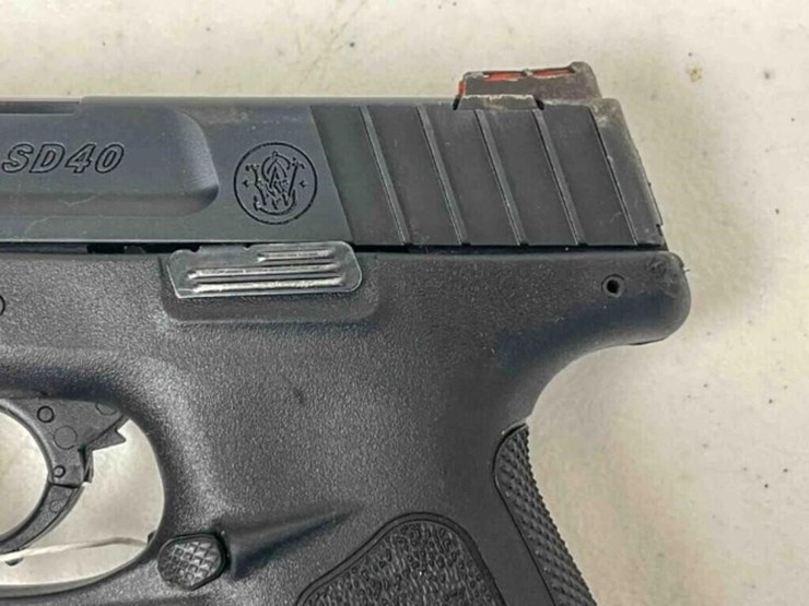 smith-&-wesson-pistol-image-11