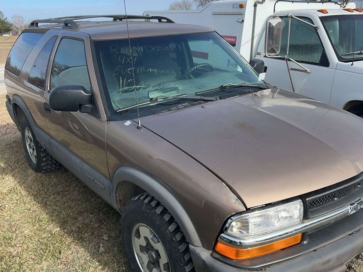 2002-chevrolet-blazer-image-2