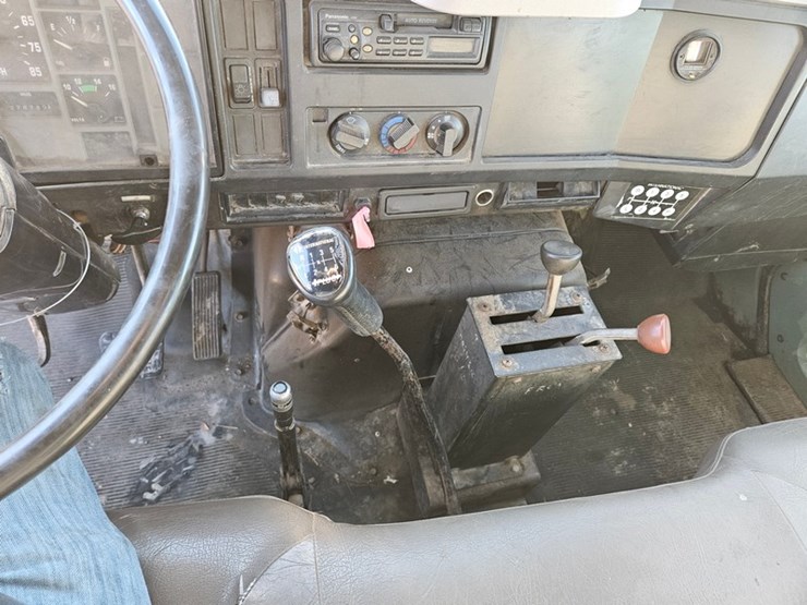 1995-international-4900-image-24