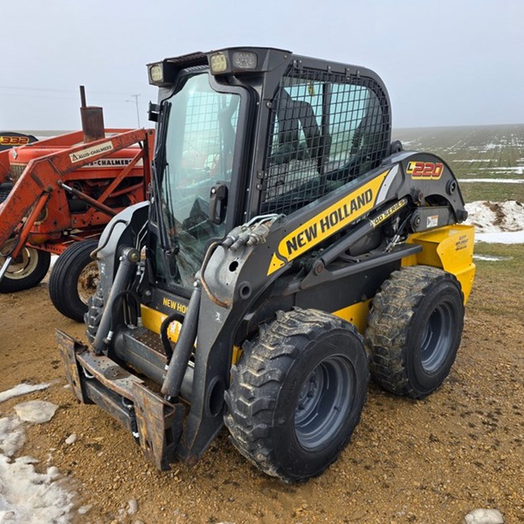 NEW HOLLAND L220
