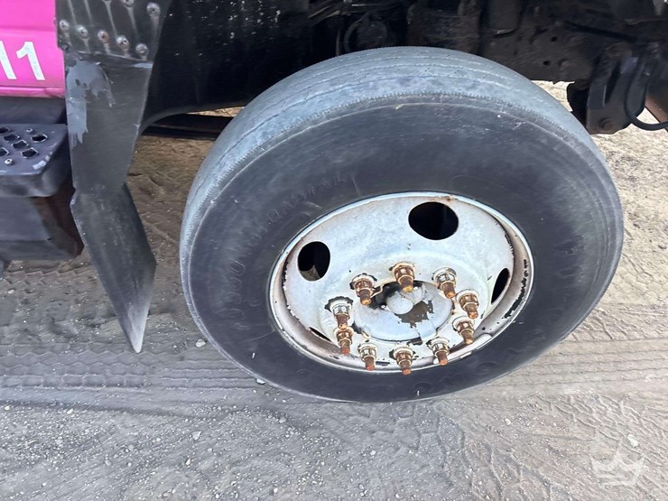 2006-gmc-c6500-crew-cab-chipper-truck-image-27