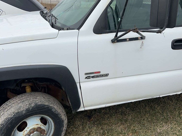 2005-chevrolet-3500-image-5