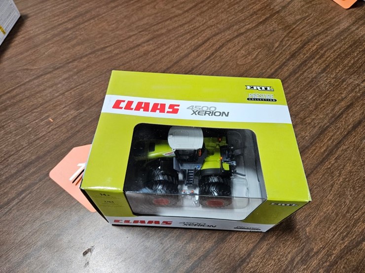 #114-•-1/64-scale-claas-4500-exerion-image-2