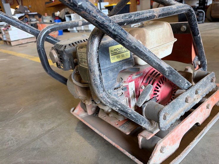 mbw-gp2000-vibratory-plate-compactor-image-5