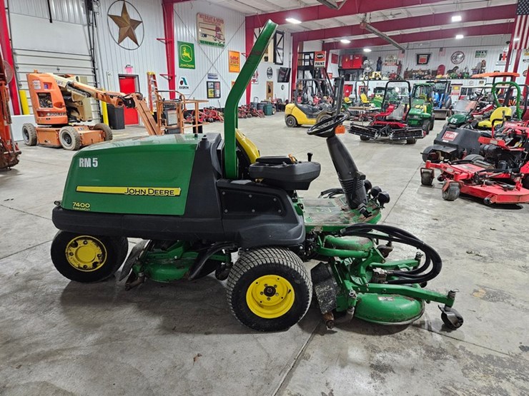 2013-john-deere-7400-image-6