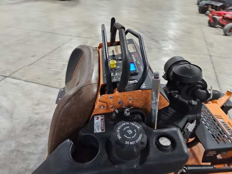 #107-•-2022-scag-v-ride-ii-fuel-injected-stand-on-mower-image-15
