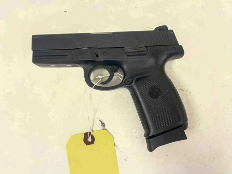 smith-&-wesson-pistol-image-8