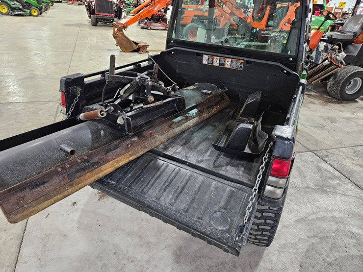 2011-john-deere-gator-image-19