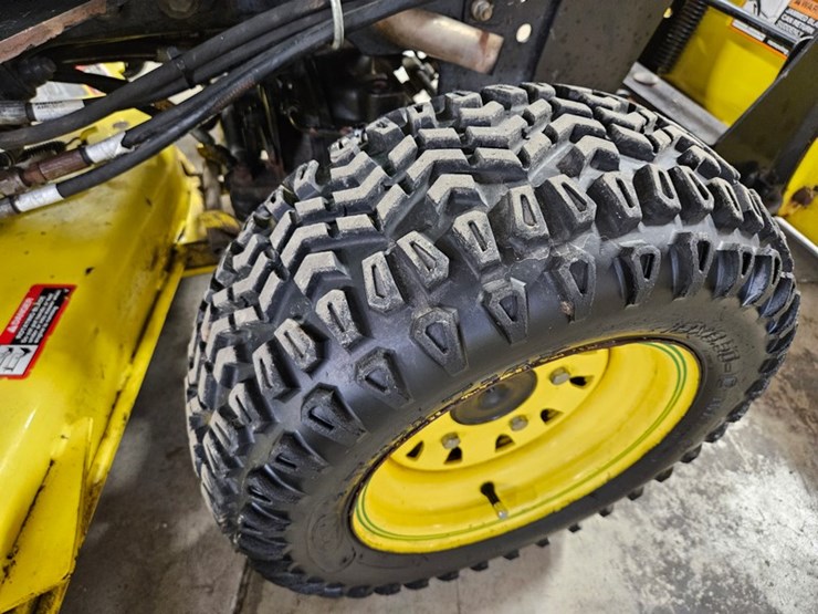 john-deere-x738-image-16