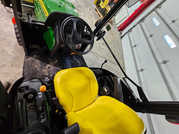 2018-john-deere-1025r-image-15