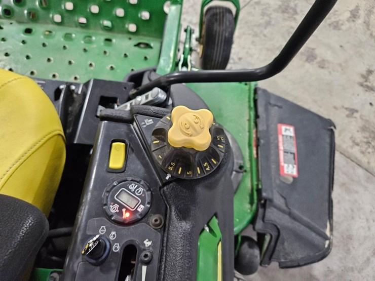 2016-john-deere-z930r-image-18