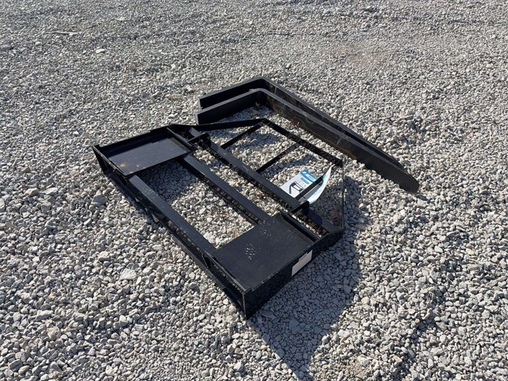 skid-steer-pallet-forks-saii100-image-2