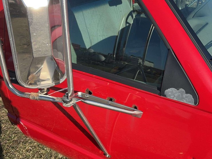 2000-gmc-k3500-image-4