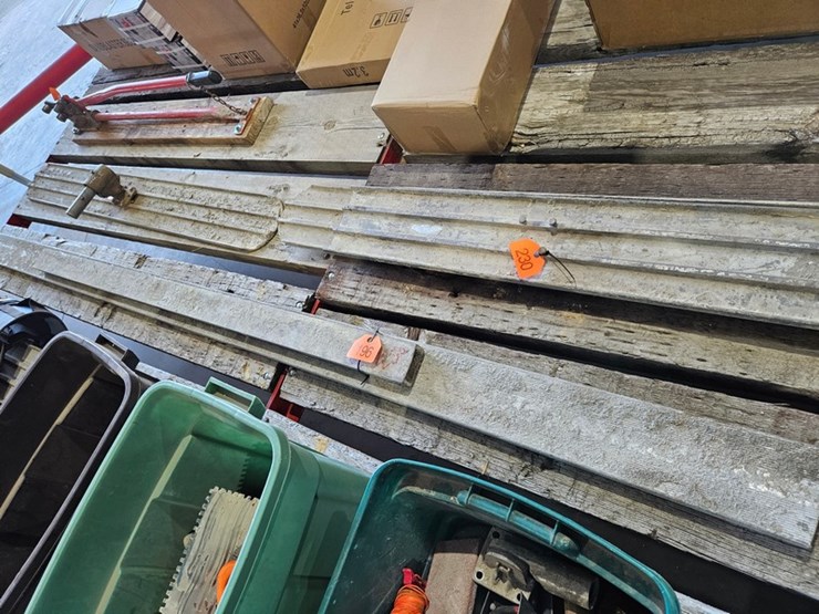 #196-•-6'-concrete-skreed,-10"-aluminum-plank-image-1