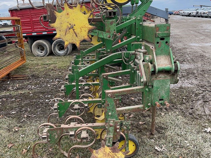 john-deere-845-image-4